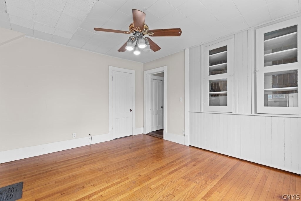 109 Center Street - Photo 5