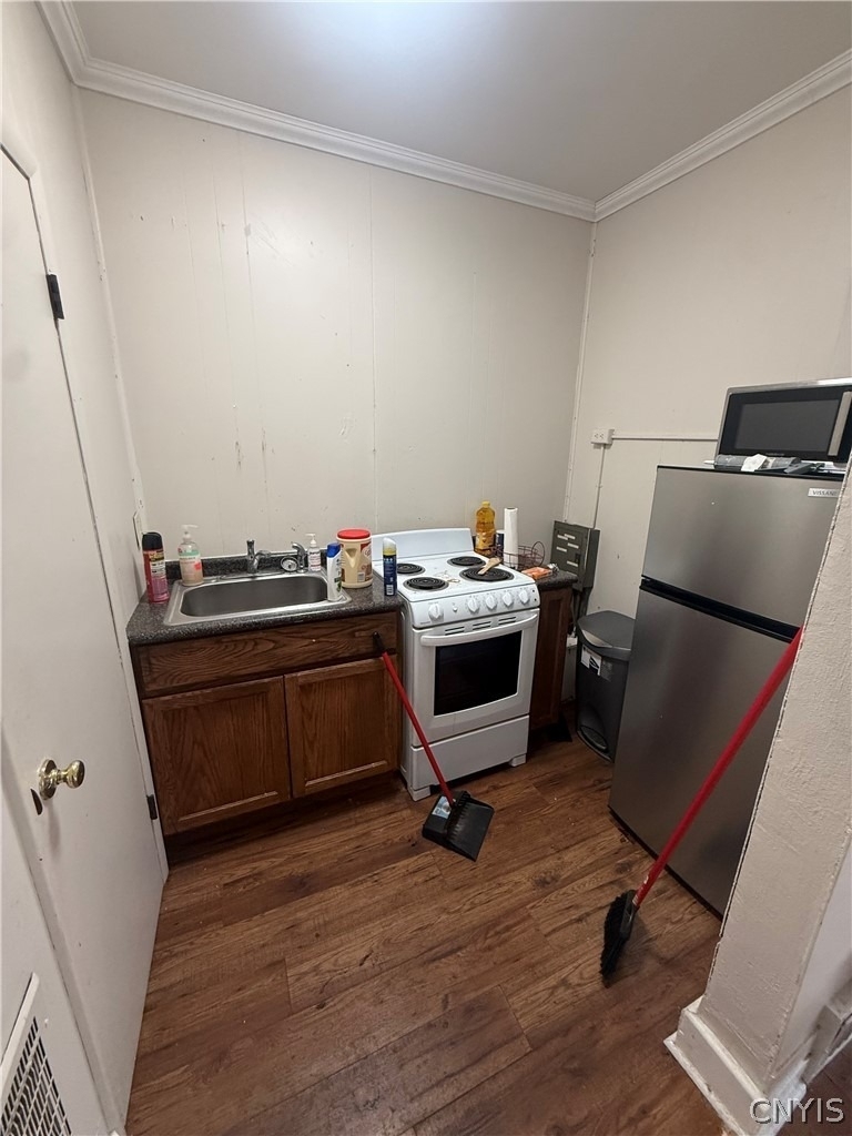 1702 E Fayette Street - Photo 3