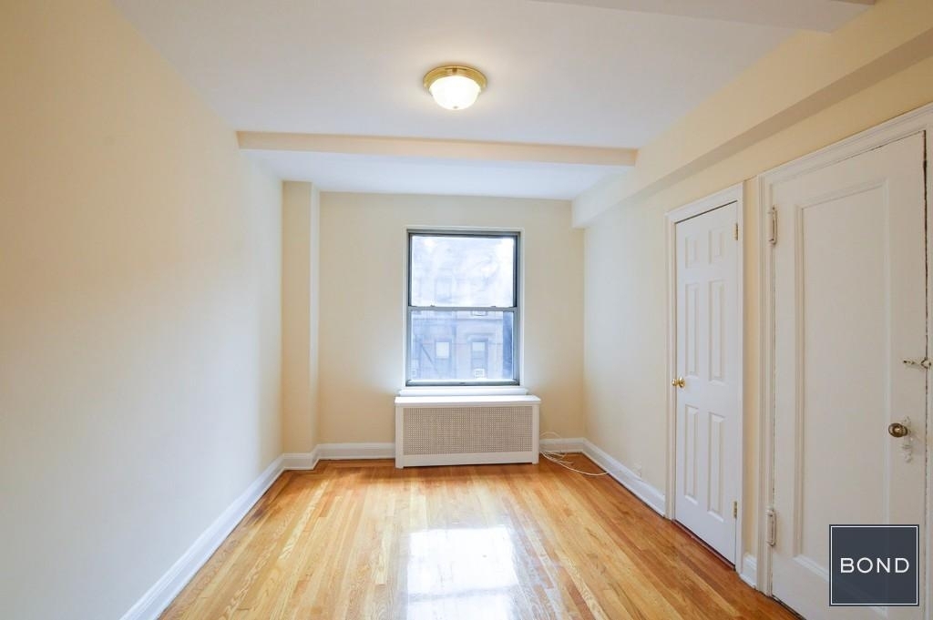 East 38th Street - Photo 3