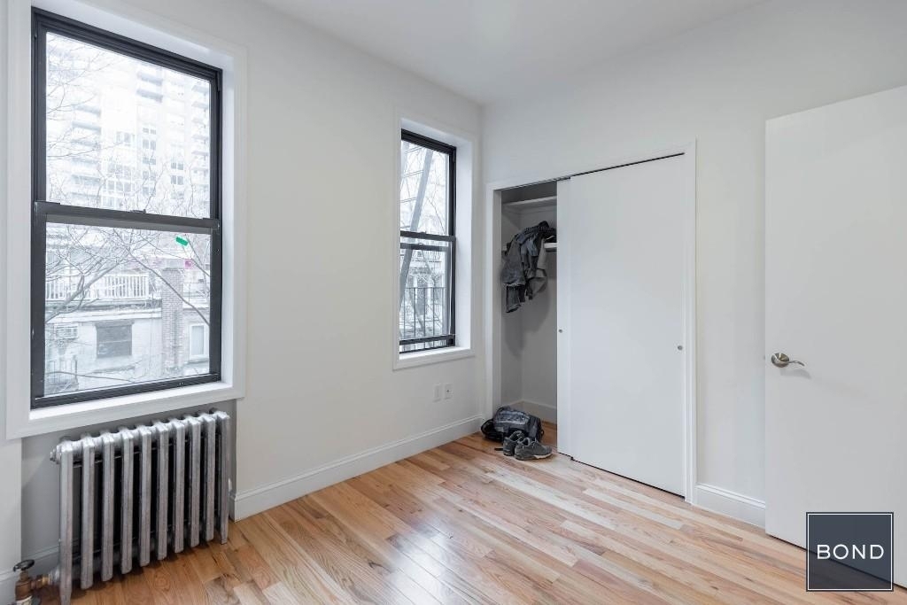 East 36 Street - Photo 3
