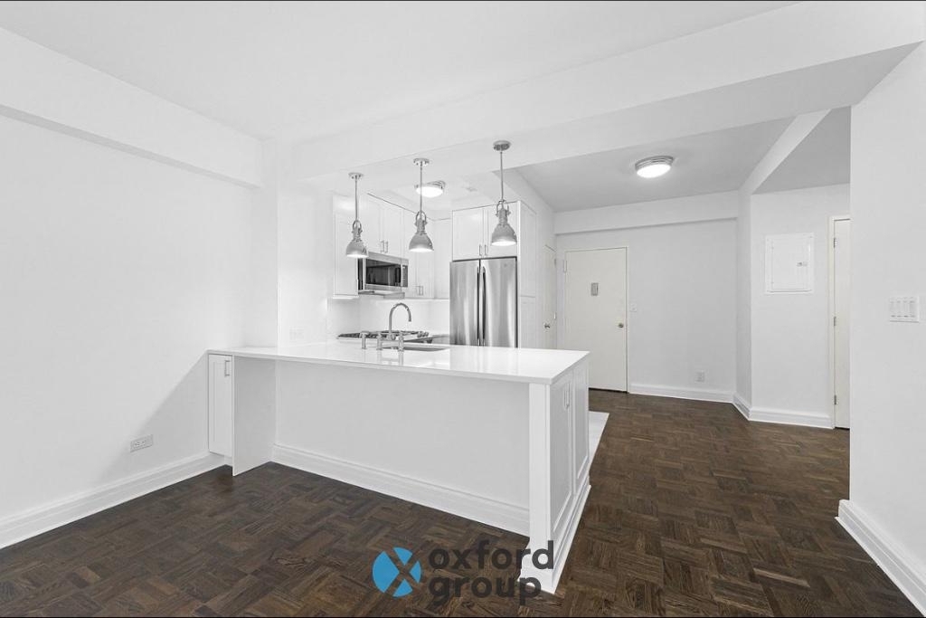 East 27th Street - Photo 4