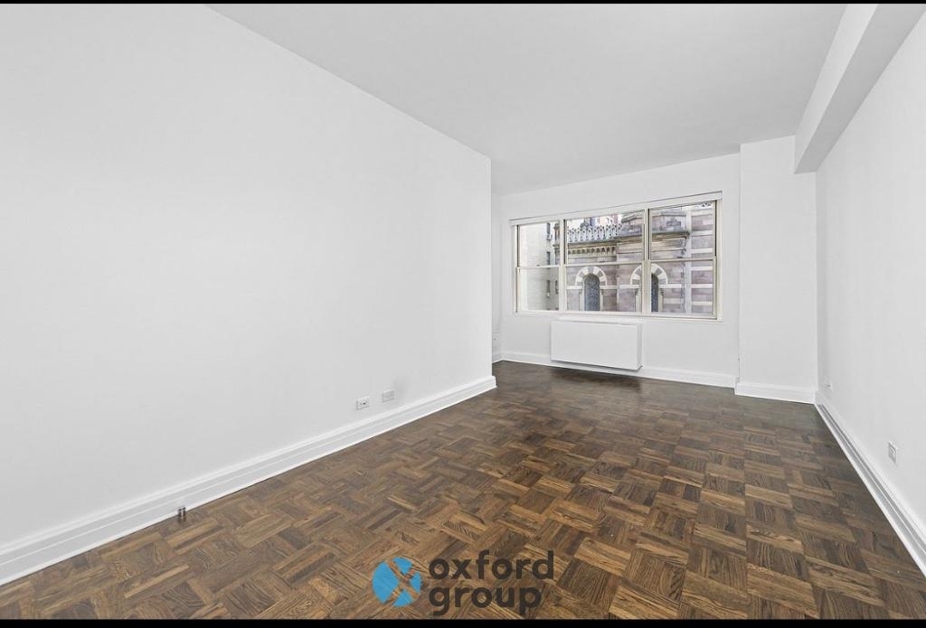 East 27th Street - Photo 2