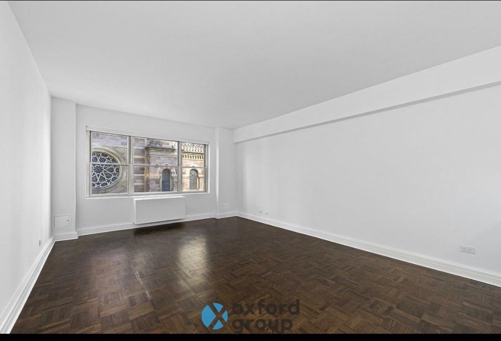 East 27th Street - Photo 5