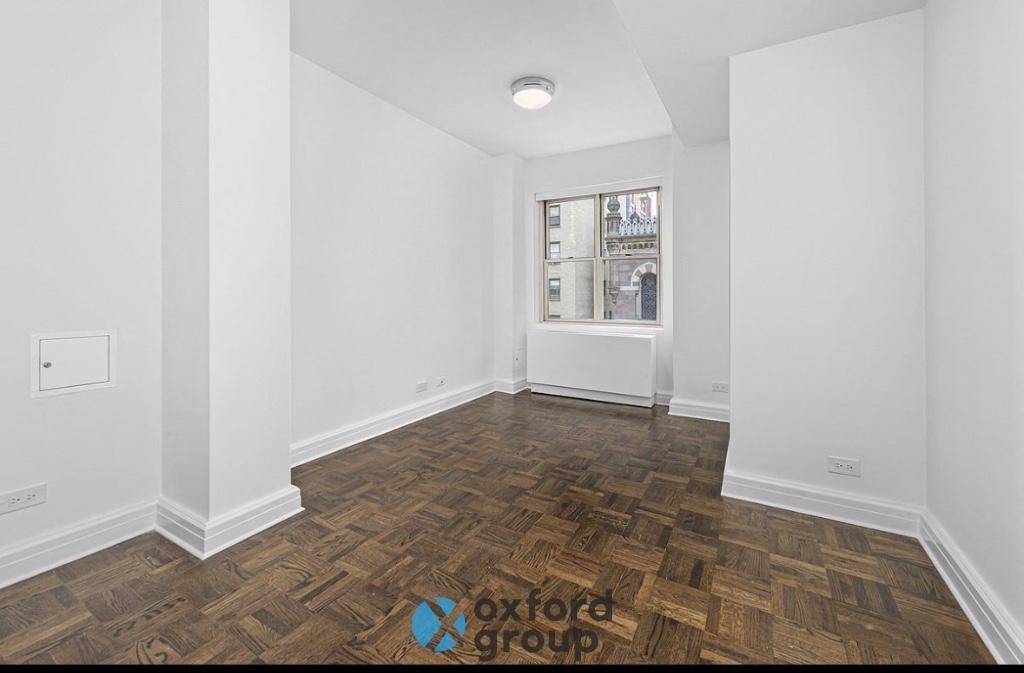 East 27th Street - Photo 1