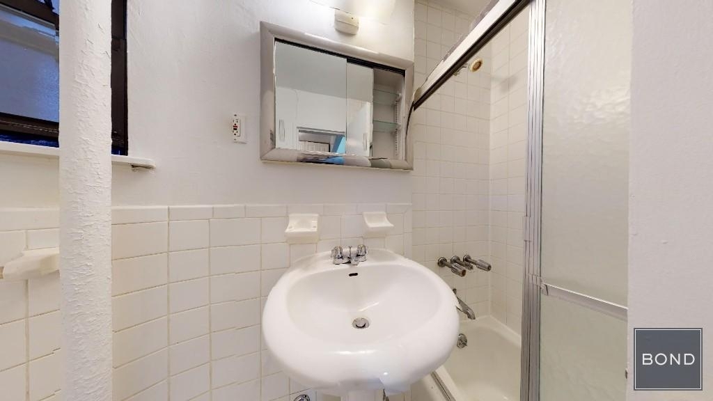 East 84th Street - Photo 3