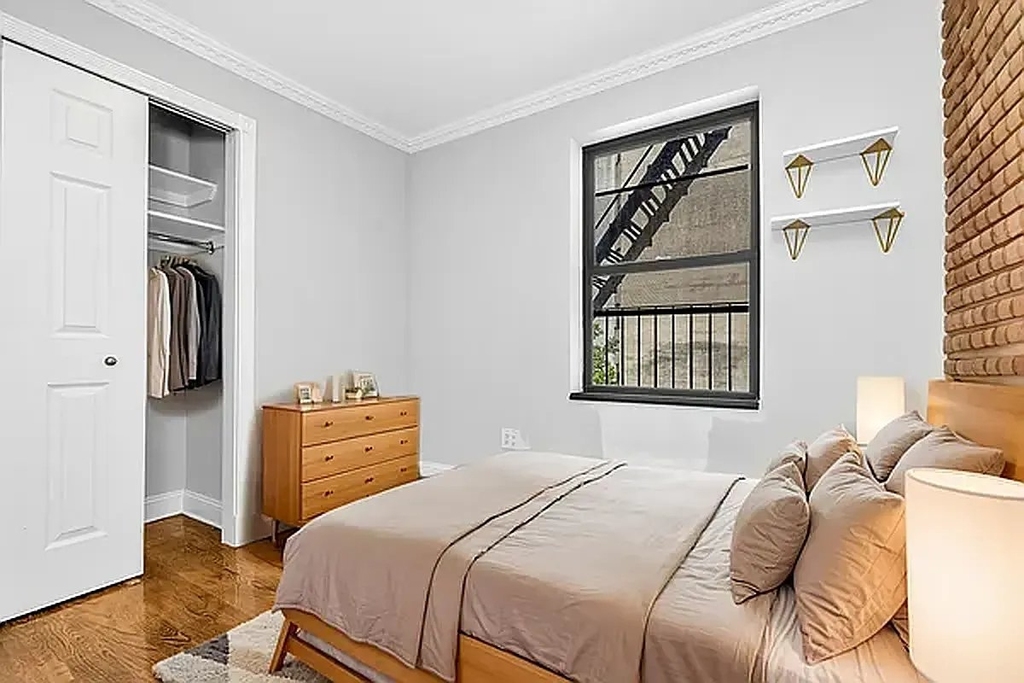 219 East 23rd Street - Photo 2