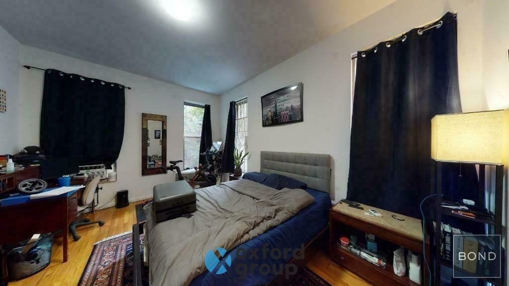 East 39th Street - Photo 3