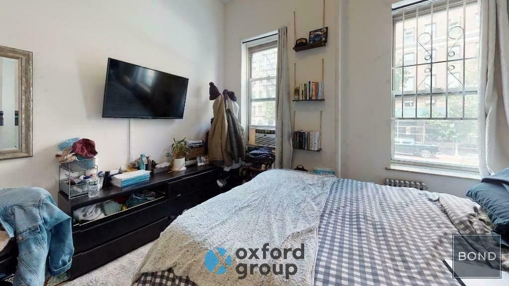 East 39th Street - Photo 1
