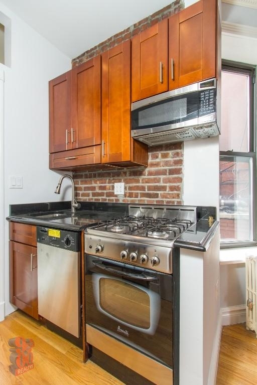 Mott Street - Photo 2