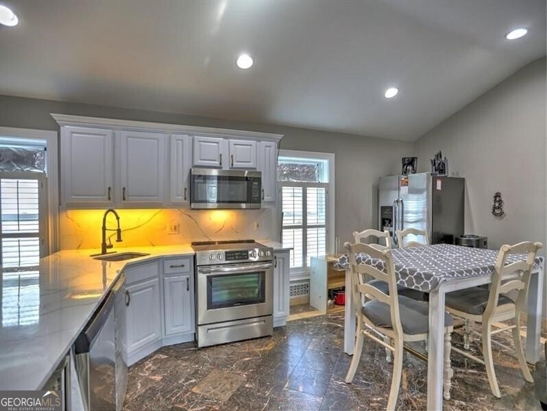 3932 Shoemaker Court - Photo 12