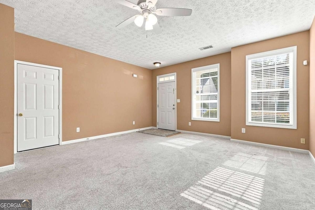 3063 Kentmere Drive - Photo 4