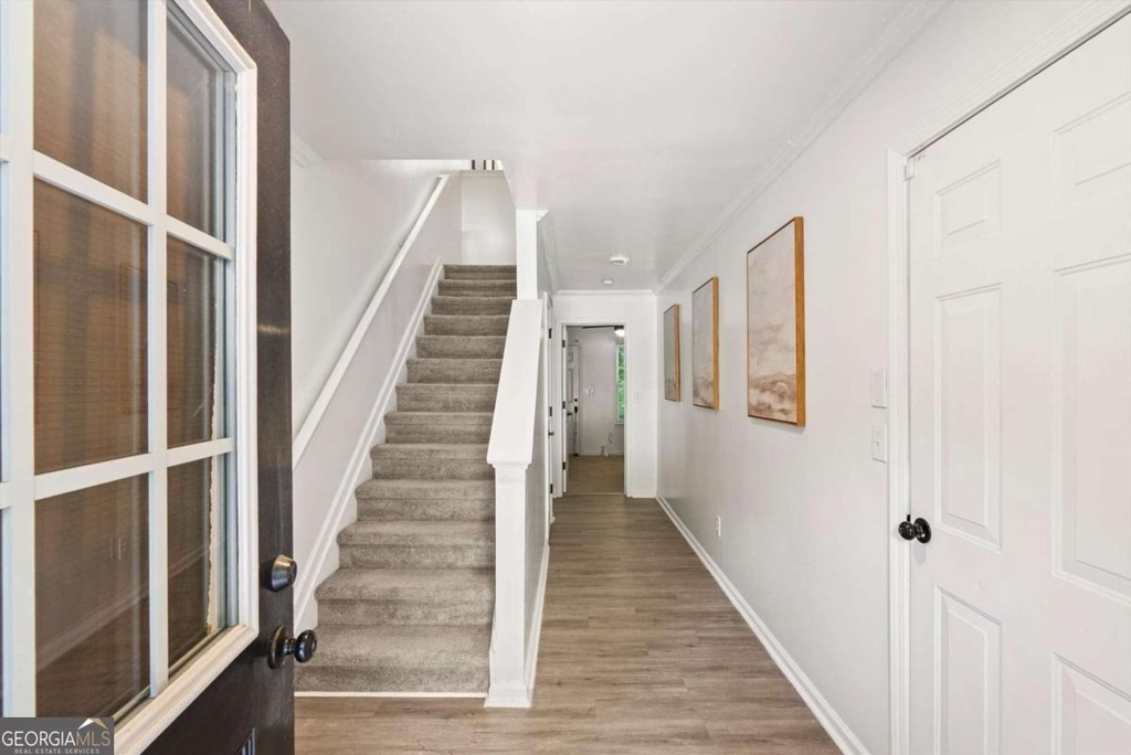 6720 Stoneleigh Way - Photo 3