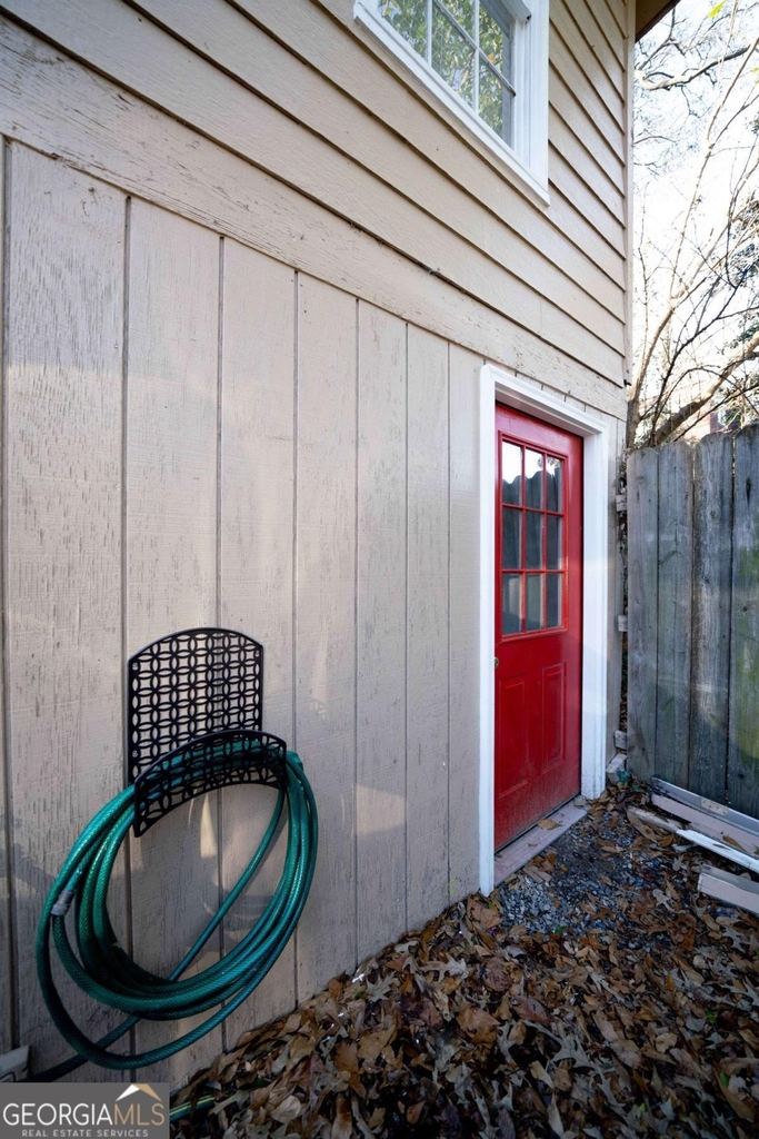 716 Lakeview Avenue Ne - Photo 16