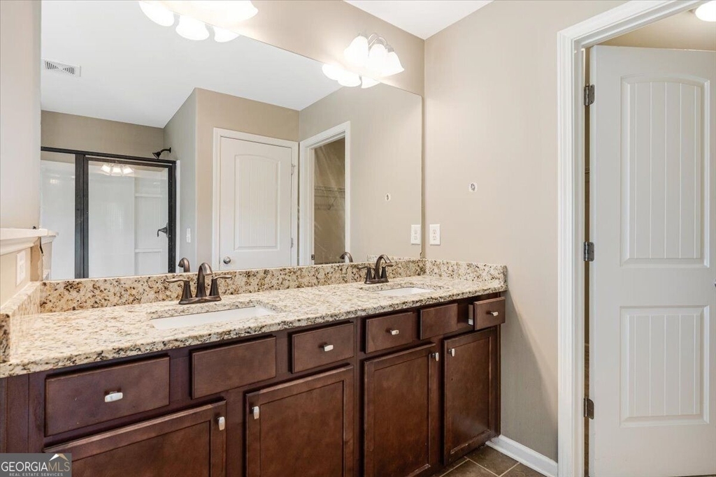 250 Jackson Avenue - Photo 8