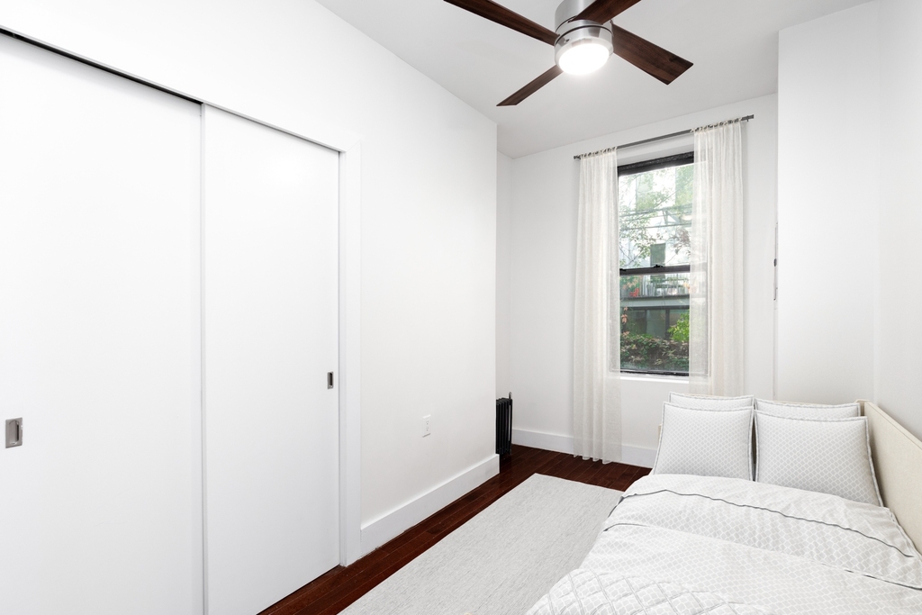 223 Bainbridge Street #3R - Photo 8