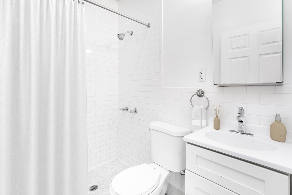 223 Bainbridge Street #3R - Photo 11