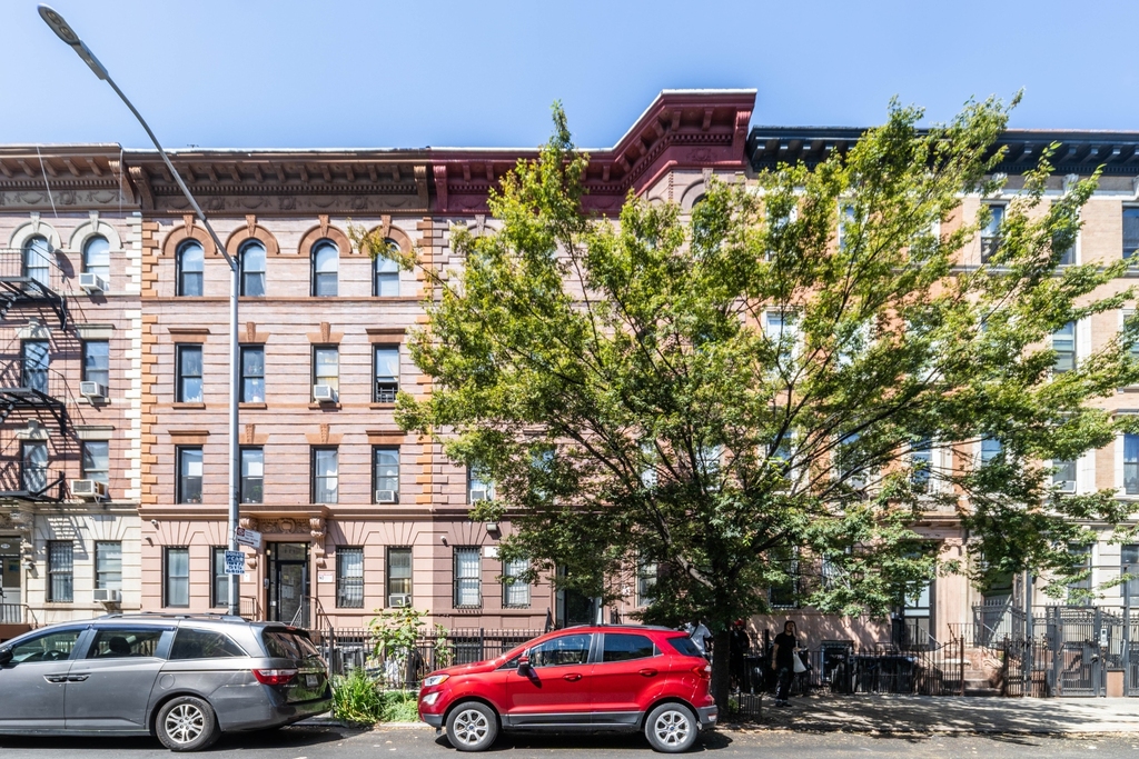 223 Bainbridge Street #3R - Photo 13