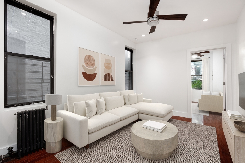 223 Bainbridge Street #3R - Photo 1