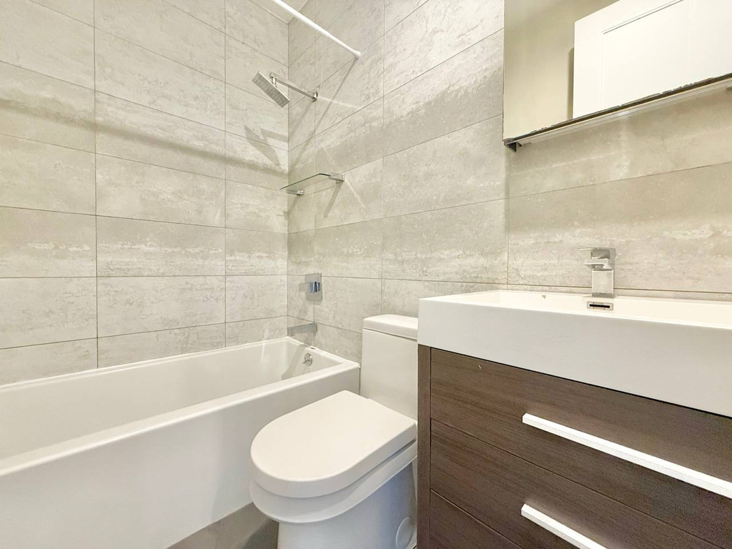 565 Evergreen Avenue - Photo 10