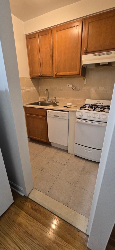 217 East 83rd Street - Photo 4