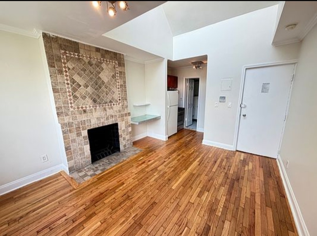 31 West 8th Street - Photo 0