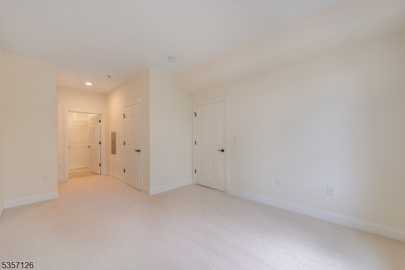 545 Morris Ave - Photo 10