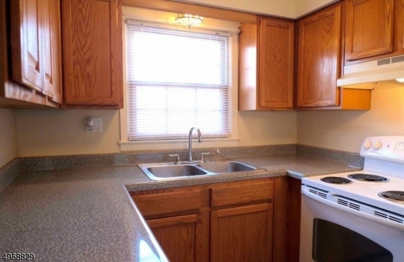 64 Mill St - Photo 0