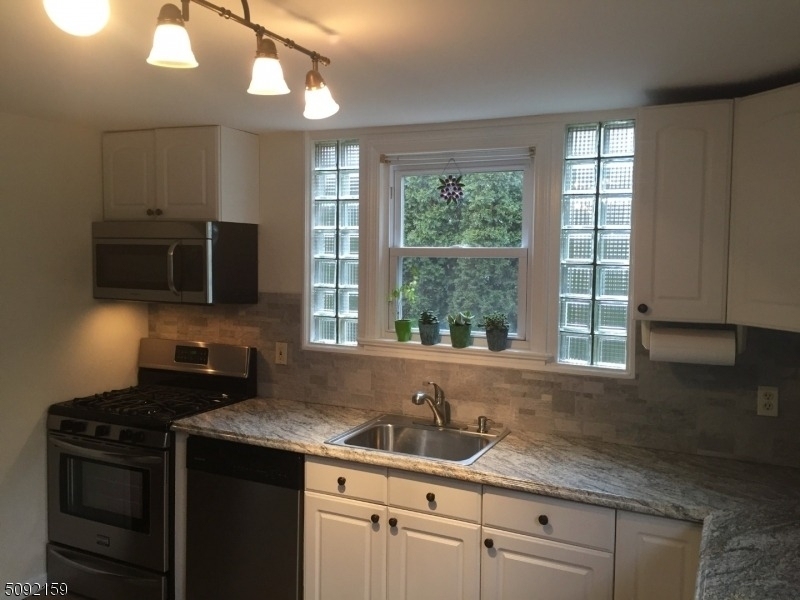 21 Cobb Pl - Photo 4