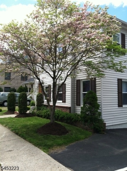 21 Cobb Pl - Photo 1