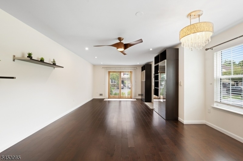 2501 Vroom Dr - Photo 3