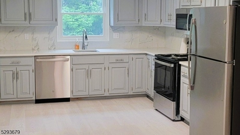 4 Deerfield Rd - Photo 2