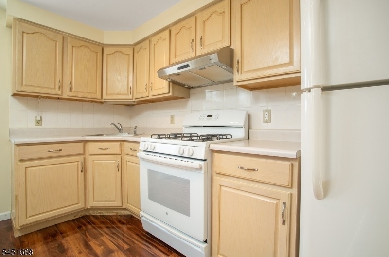 59 W Main Street - Photo 16