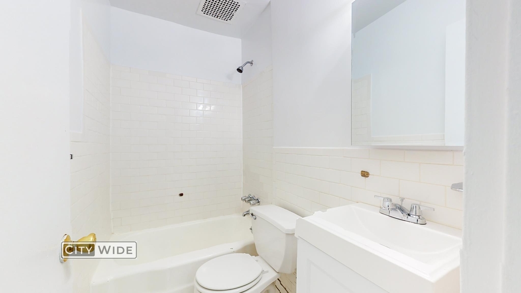 150 East 46th Street - Photo 2