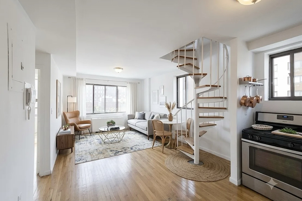 259 Elizabeth Street - Photo 0
