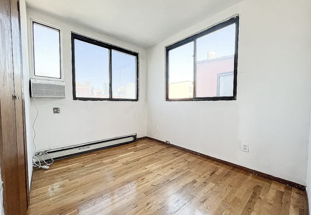 259 Elizabeth Street - Photo 4