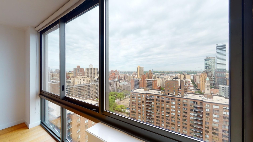 808 Columbus Ave - Photo 3