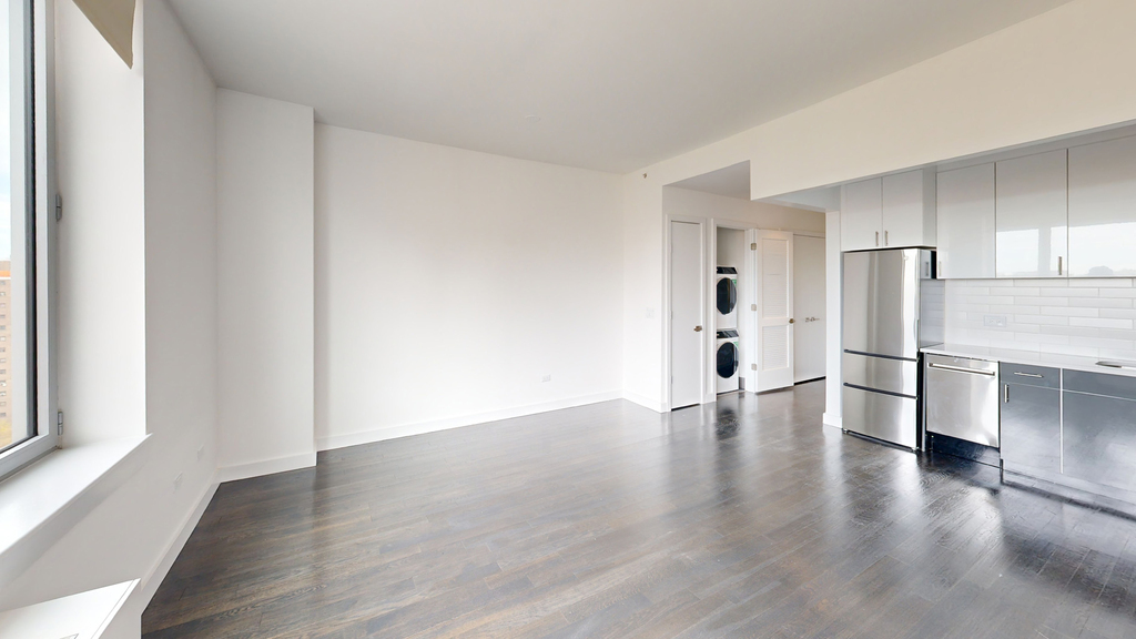 801 Amsterdam Ave - Photo 3