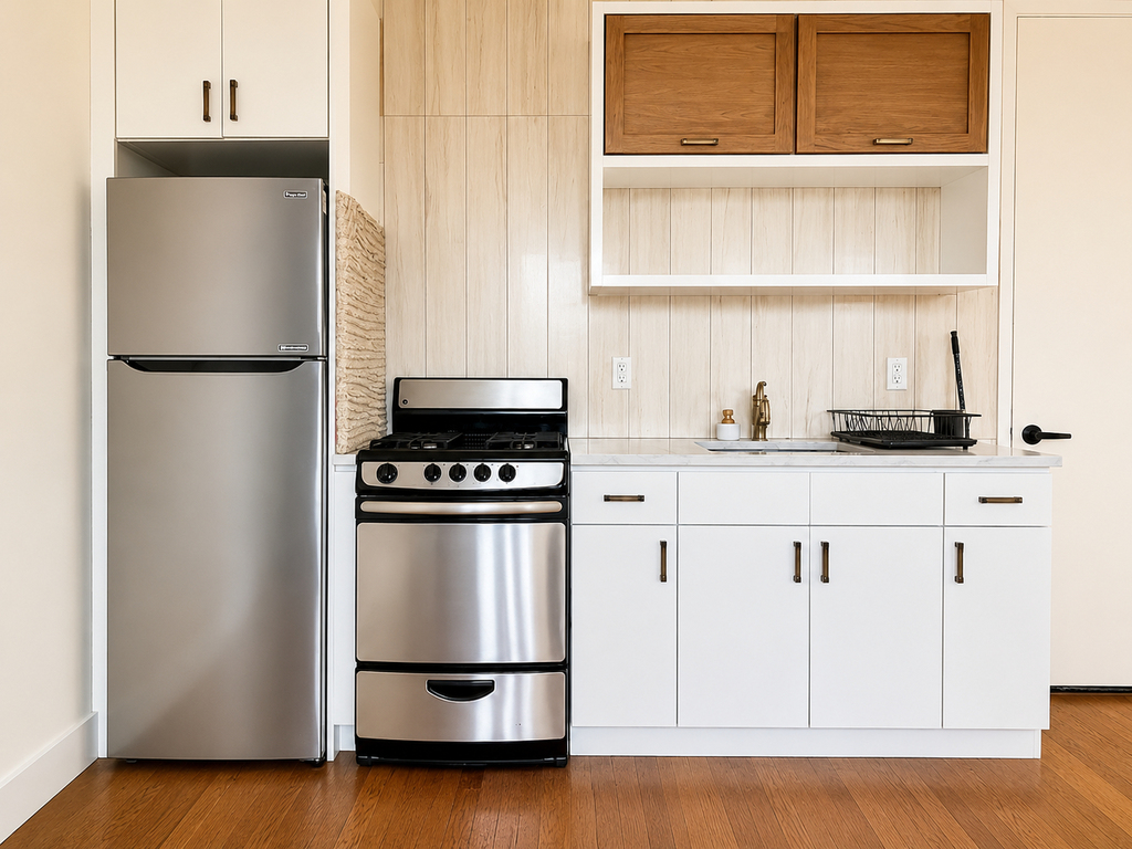 565 Evergreen Avenue - Photo 1