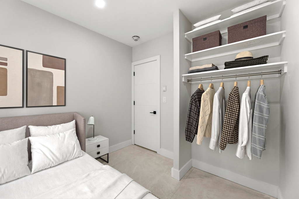 315 West Broadway - Photo 7
