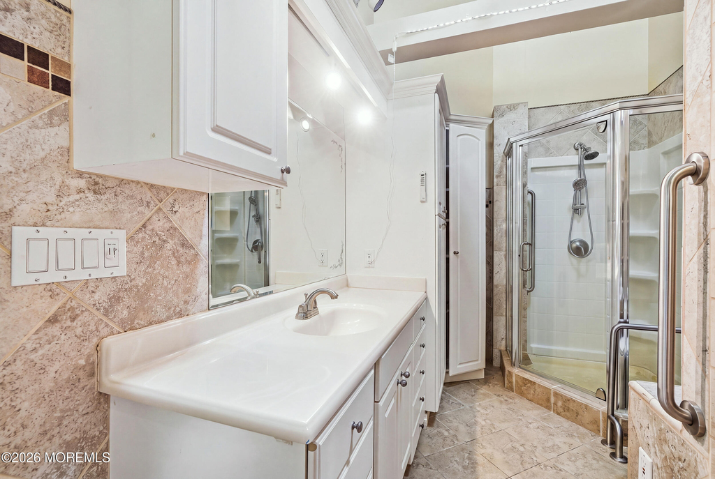 470 Monmouth Place - Photo 37