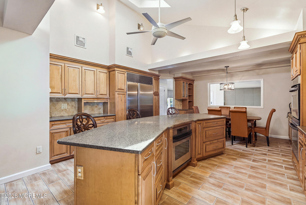 470 Monmouth Place - Photo 18