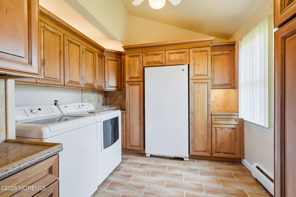 470 Monmouth Place - Photo 20