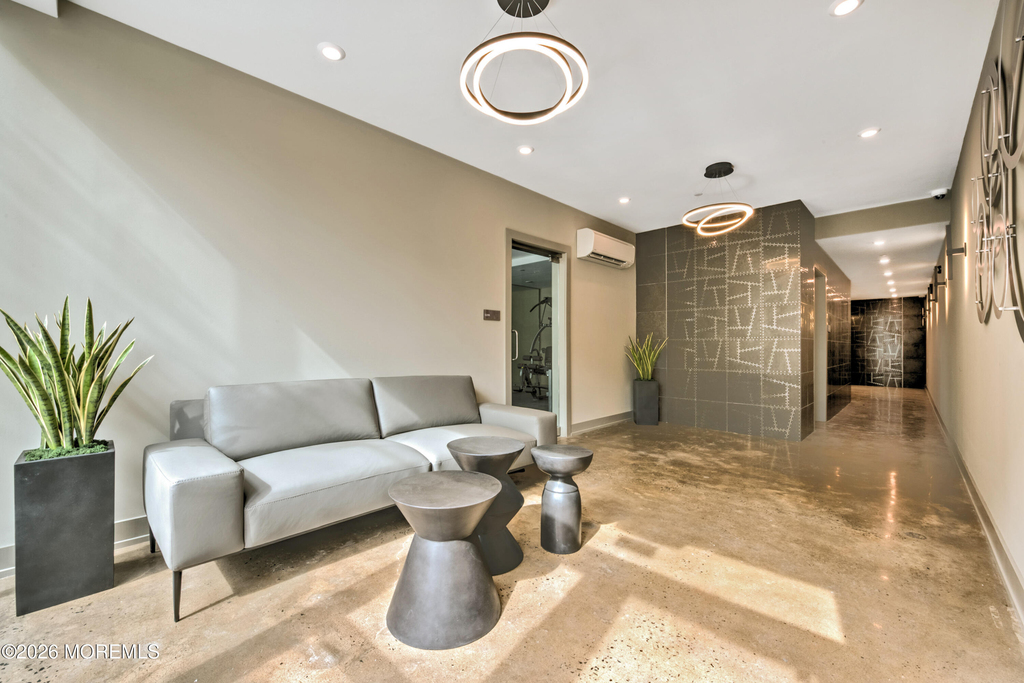 700 Bangs Avenue - Photo 2