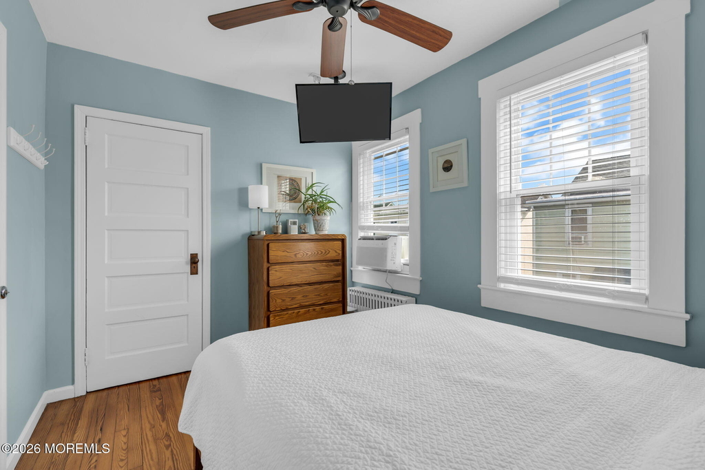 706 E Street - Photo 32