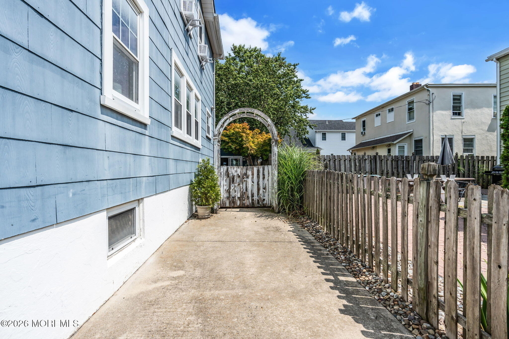 706 E Street - Photo 47