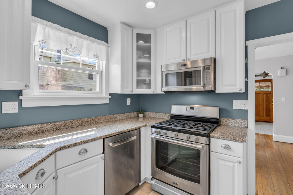 706 E Street - Photo 17