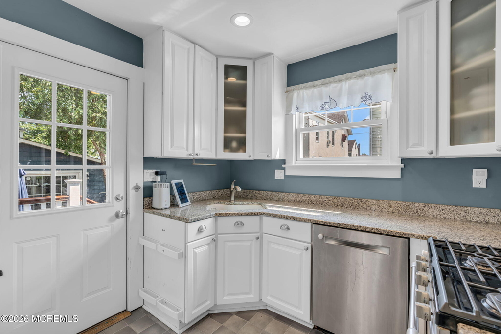 706 E Street - Photo 19