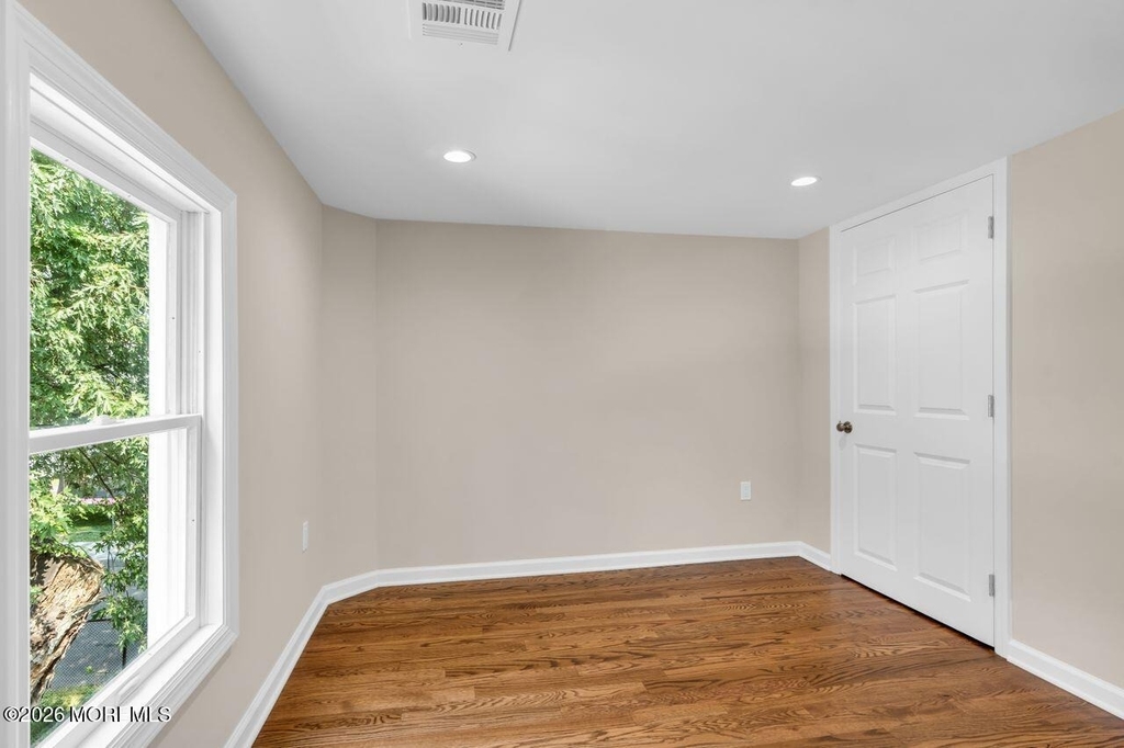 18 Maple Avenue - Photo 17