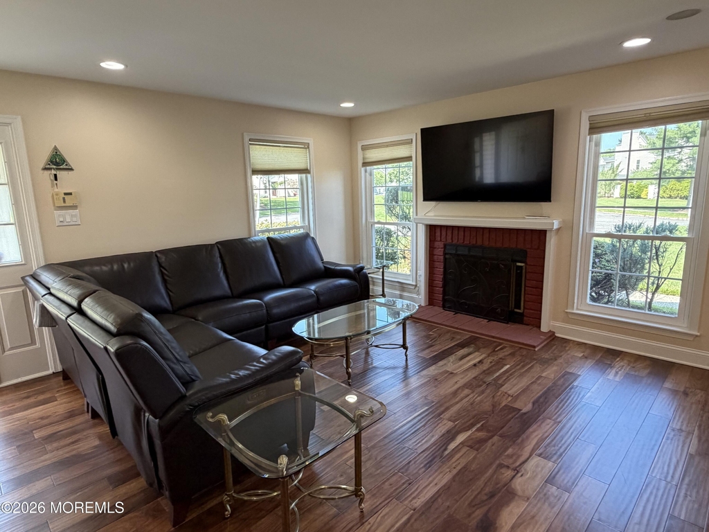 337 Devon Place - Photo 2