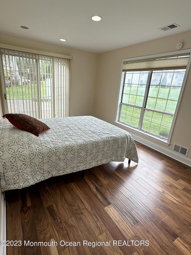 337 Devon Place - Photo 8
